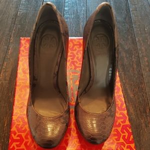 Tory Burch Snake Print Heel, Sz 6.5, Gray